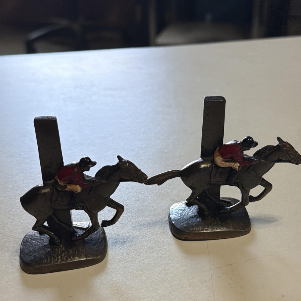 ANTIQUE USA CAST EQUESTRIAN HORSE FENCE JOCKEY RACING ART BOOKENDS Newport KY